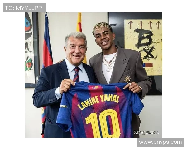 足球明星佩戴的项链背后的故事与象征意义解析