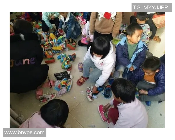 足球明星脱下球衣投身公益事业传递爱心与希望